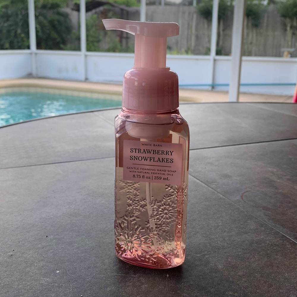 Strawberry snowflakes